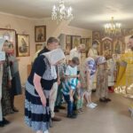 Всенощное бдение — особое праздничное богослужение, которое по уставу совершается накануне воскресных дней и великих церковных праздников